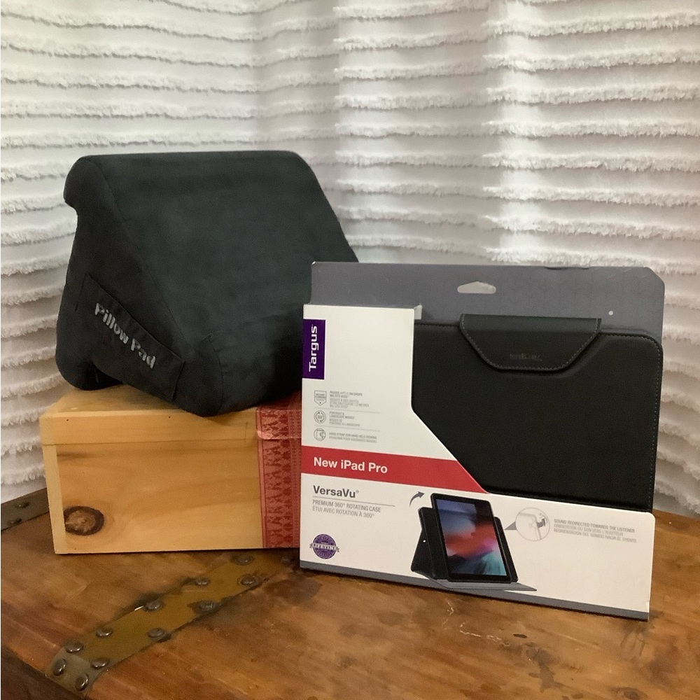 Targus VersaVu Classic Carrying Case Apple iPad Pro (12.9”) PLUS Tablet Lap Rest